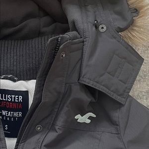 Hollister California cropped All-Weather jacket . Junior size small.